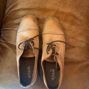 Roan size 10 men’s shoes